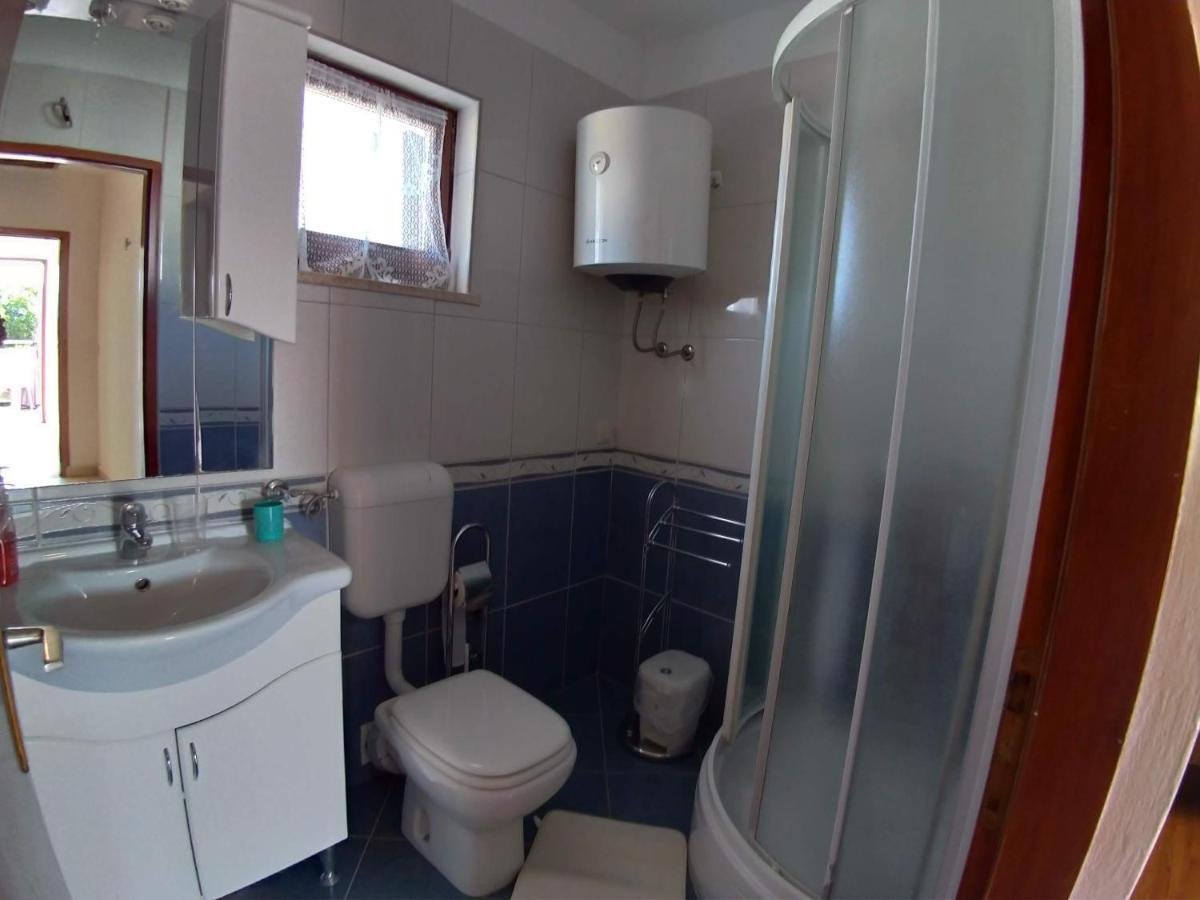 Apartment Njivice 15904B エクステリア 写真