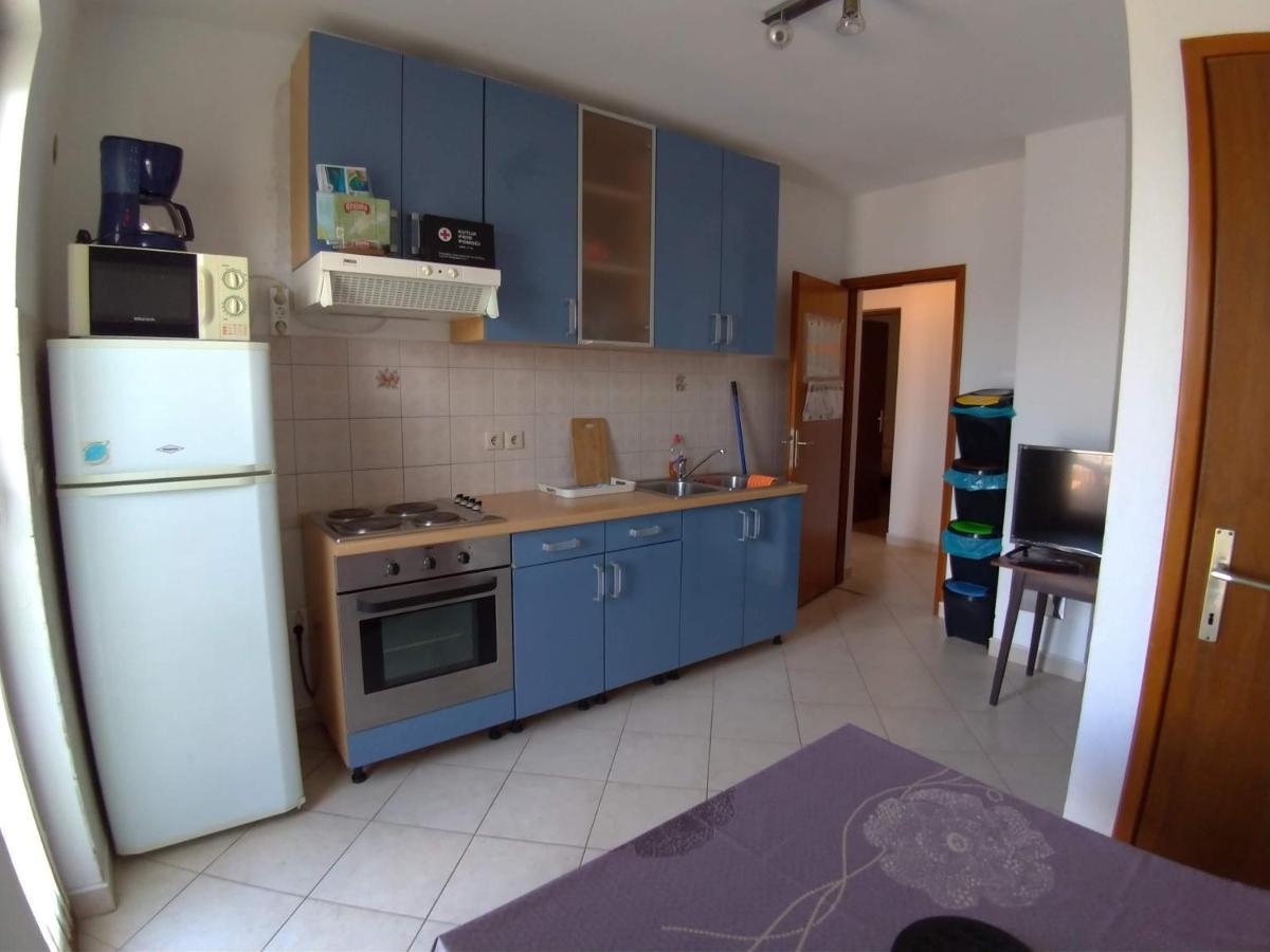 Apartment Njivice 15904B エクステリア 写真